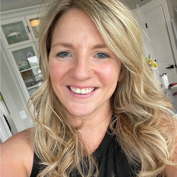 Meet your Posher, Kendra - Picture 1 of 1